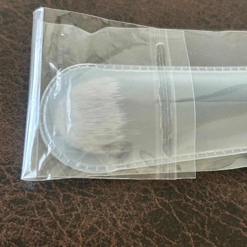 3/30$ BENEFIT Full Size FOUNDATION Brush NIP
